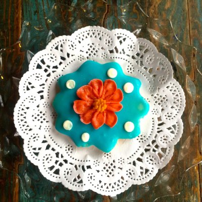 daisy polka dot $4.25